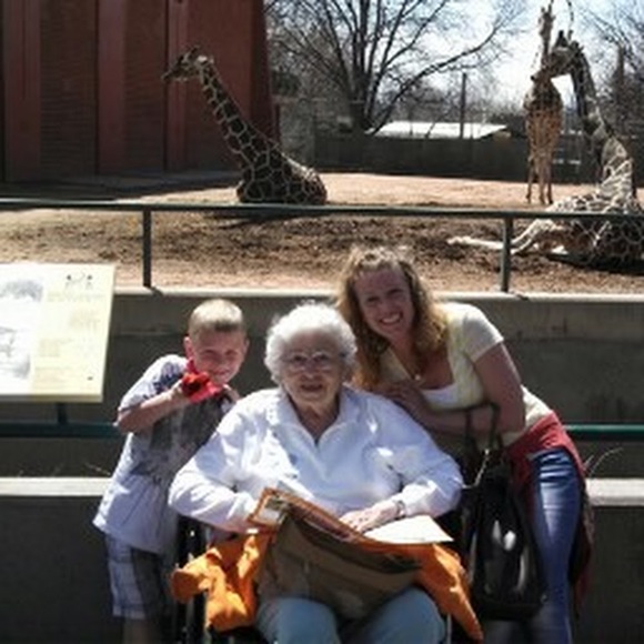 Meet your Posher, Kate - Picture 1 of 1